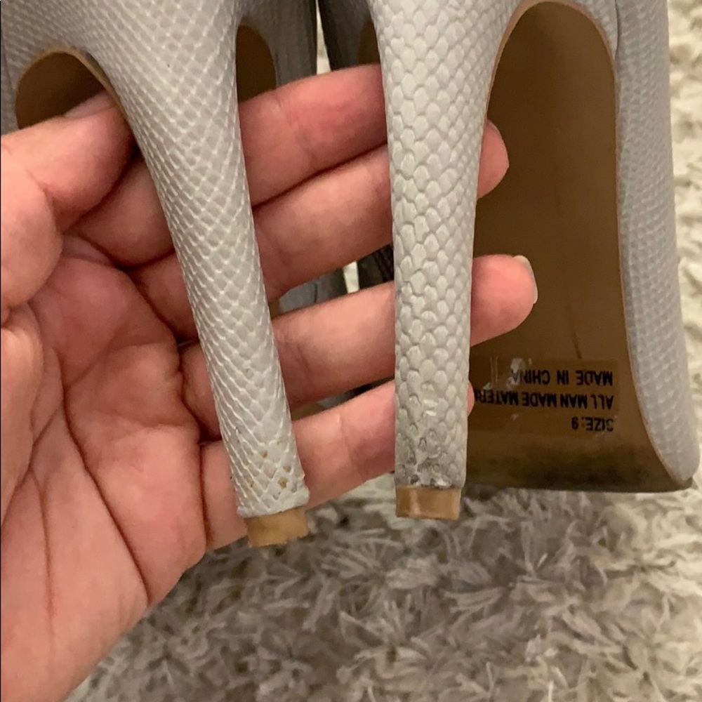 ❤️(SOLD)❤️Grey Booties - Picture 3 of 3